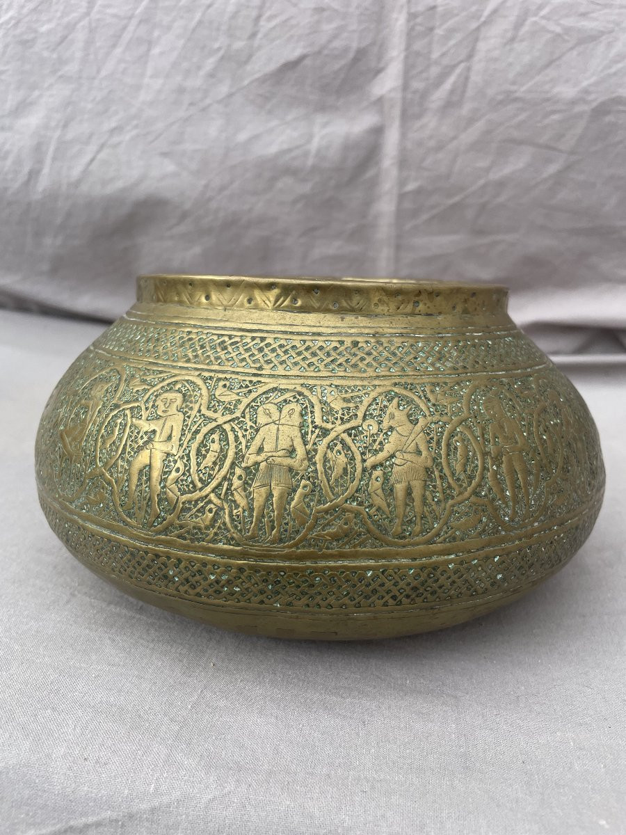 Tâs Qadjar Brass Basin . Iran Persia , Late 19th Century, Qadjar Period 19th Century-photo-1