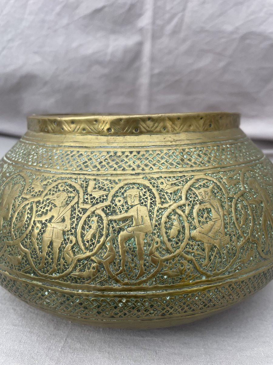 Tâs Qadjar Brass Basin . Iran Persia , Late 19th Century, Qadjar Period 19th Century-photo-2