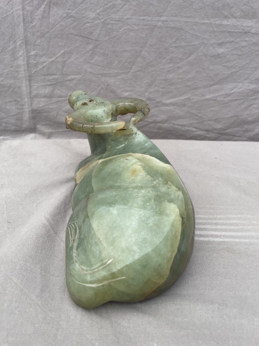 Grand buffle zodiacal de jade. Néphrite céladon. L 26,5cm. Chine république Meiguo  (1912-1949)-photo-3