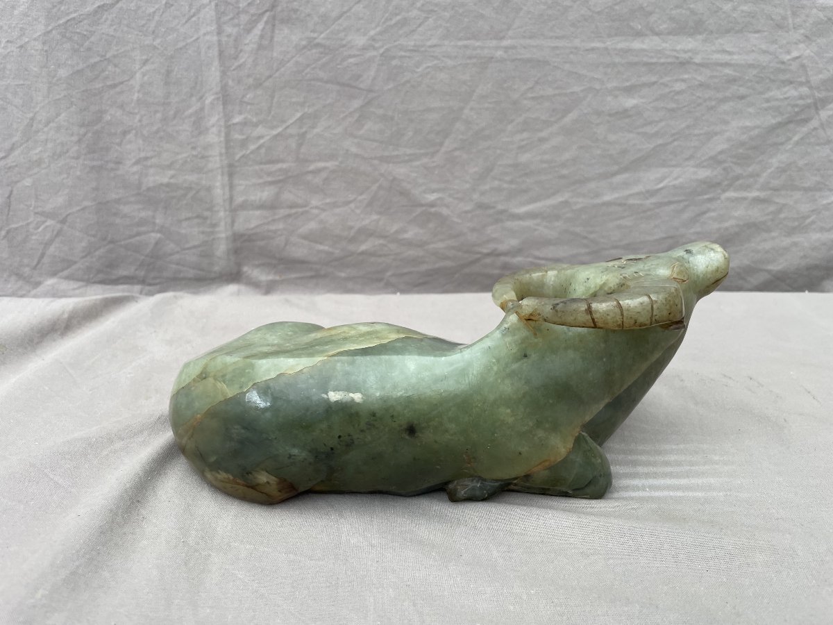 Grand buffle zodiacal de jade. Néphrite céladon. L 26,5cm. Chine république Meiguo  (1912-1949)-photo-4