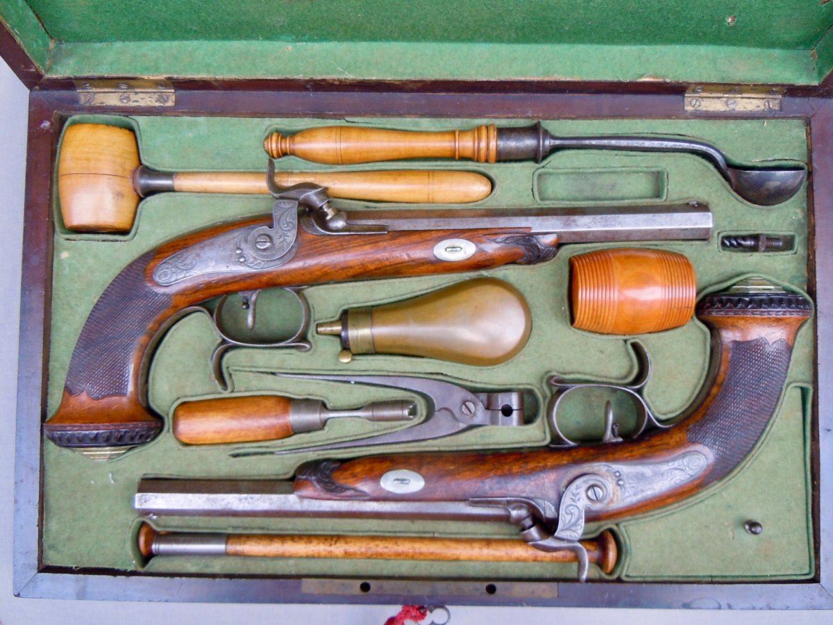 Coffret Cassette N&eacute;cessaire Pistolets De Duel Sign&eacute;s Lassence Rong&eacute; Liege Circa 1840 XIX&egrave;me Louis-Philippe 