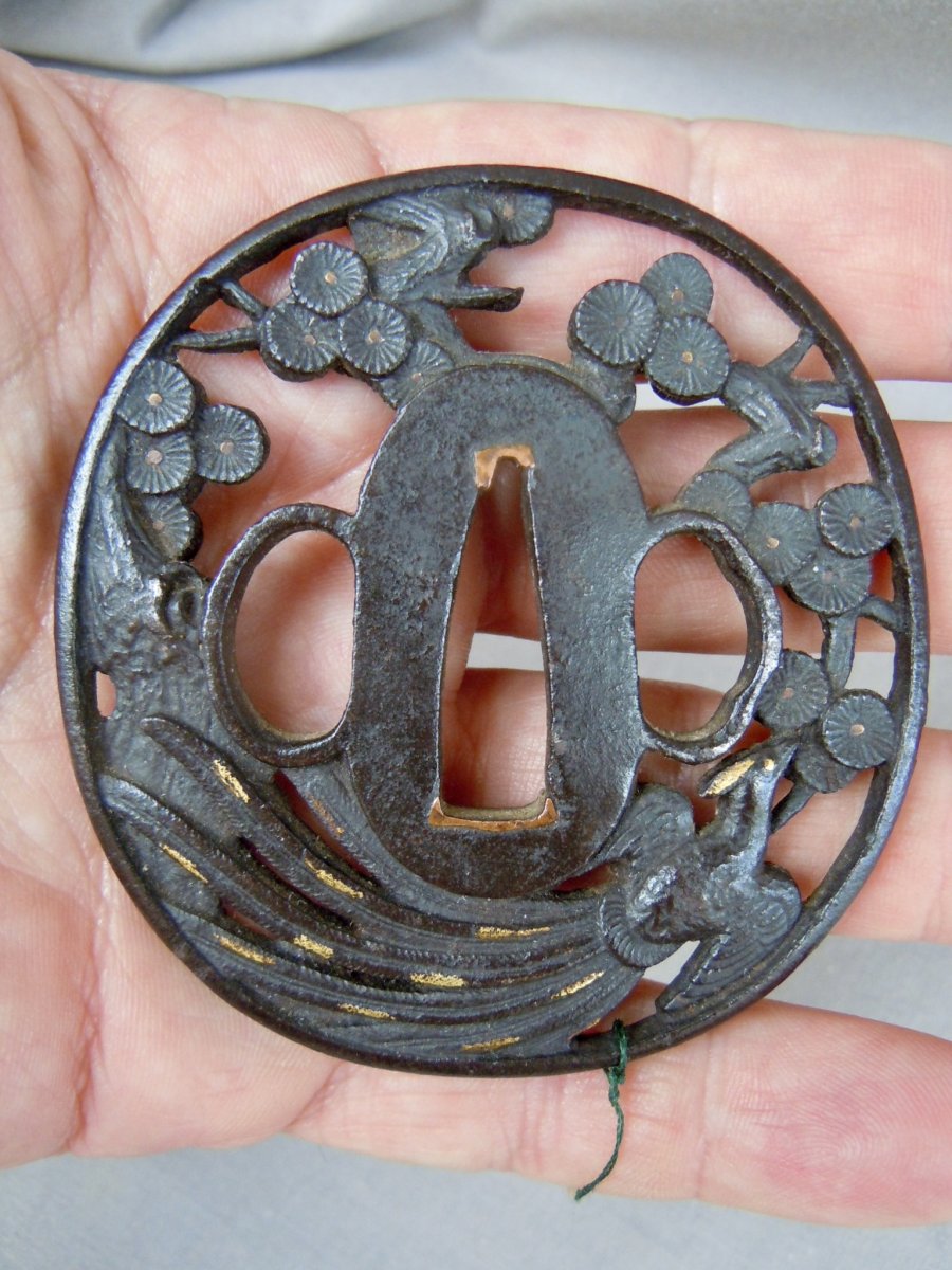 Japon - Epoque Edo (1603 - 1868) Tsuba En Fer Ajouré XVIIIème siècle Ornée d'Un Phénix En Vol atelier Musashi Yedo Edo  日本-江戸時代（1603-1868）透かし彫りの鉄の18世紀の飛行中のフェニックスで飾られた18世紀武蔵江戸江戸ワークショップ-photo-4