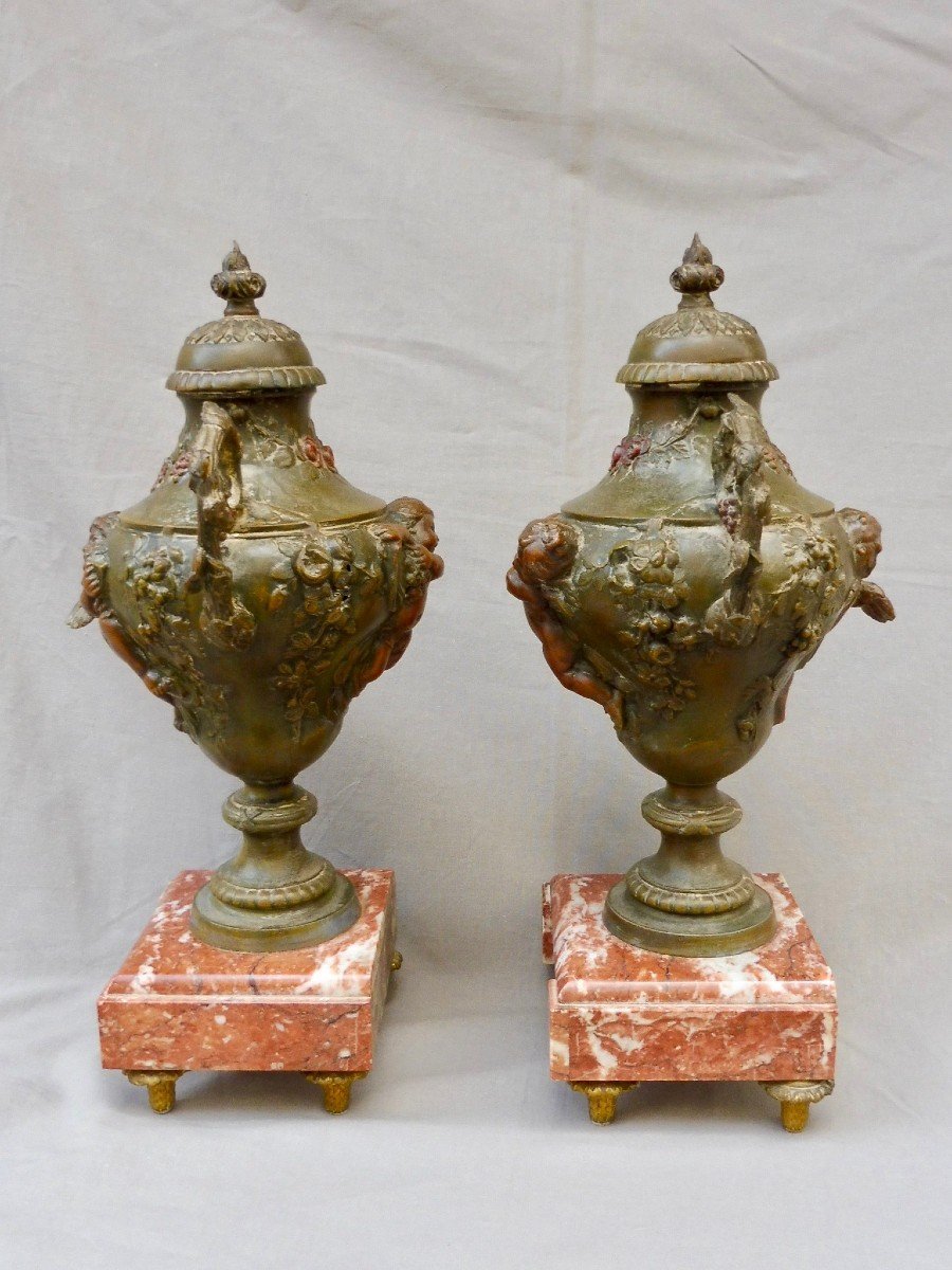 Pair Of Louis XVI Style Cassolettes In Regulates With Polychrome Patina Putti Angels Cherubs Angelo-photo-3