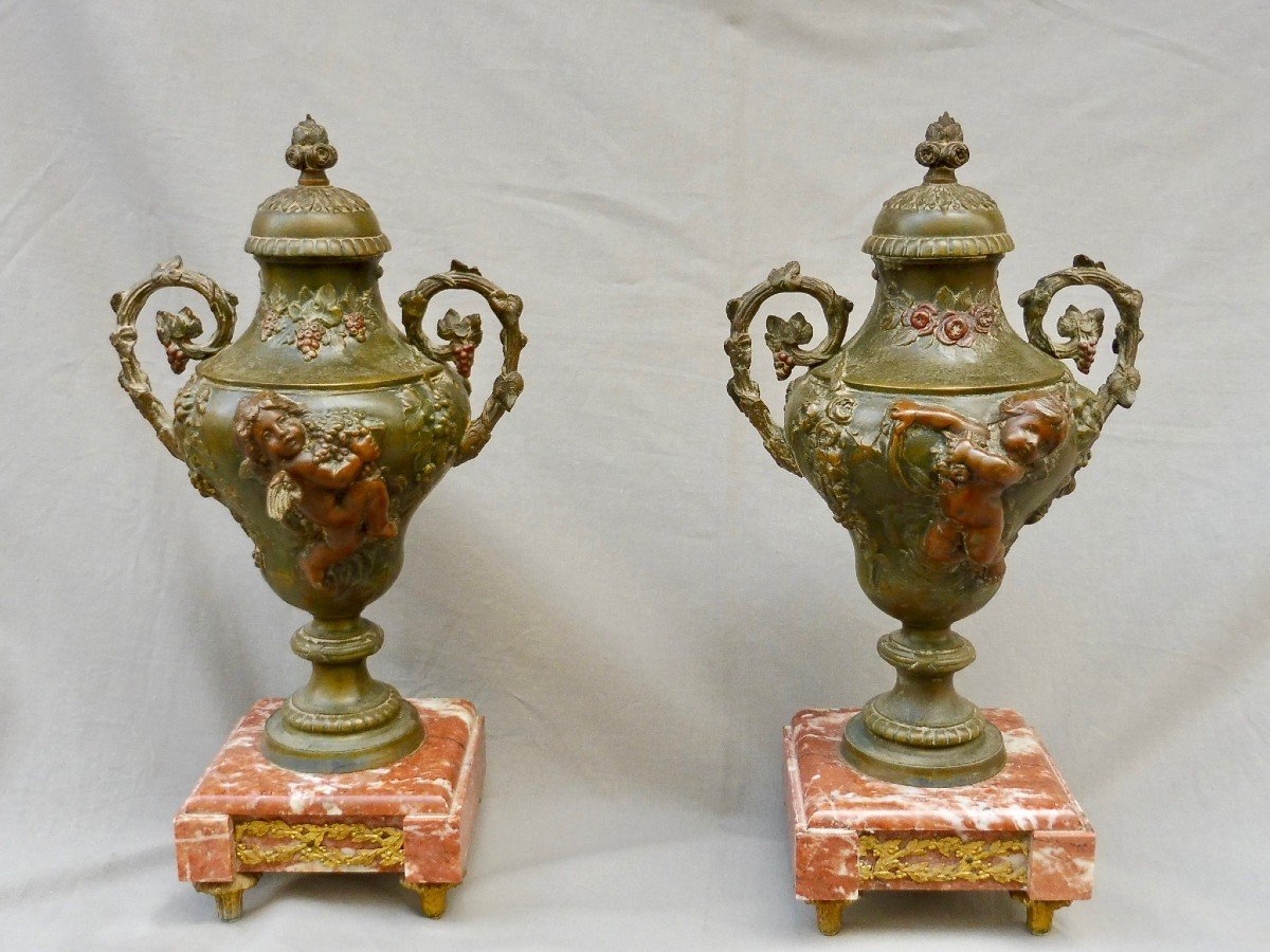 Pair Of Louis XVI Style Cassolettes In Regulates With Polychrome Patina Putti Angels Cherubs Angelo