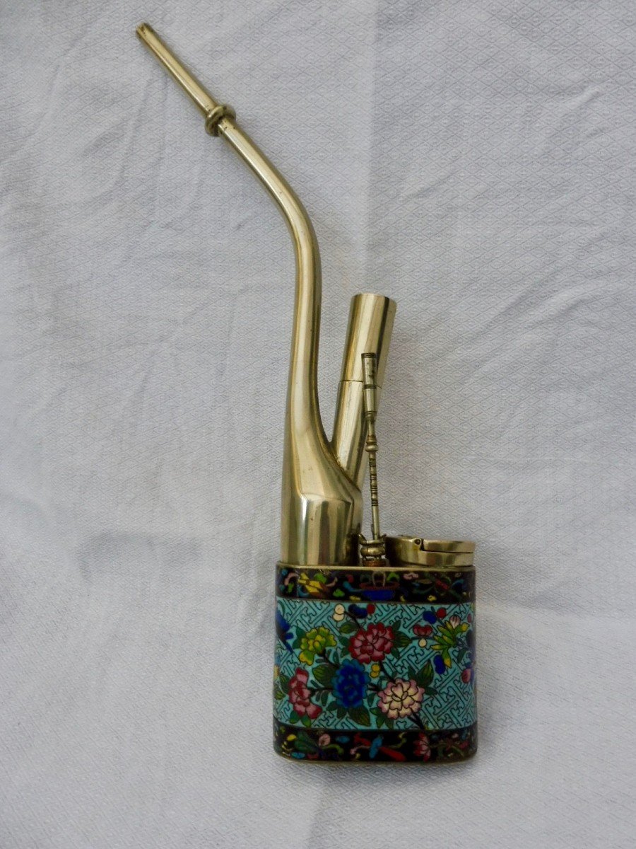 Pipe à Opium En émaux Cloisonnés Cloisonné Chine Indochine XIXème 19ème  金属和景泰蓝珐琅鸦片烟斗。 29 x 7.5 厘米。