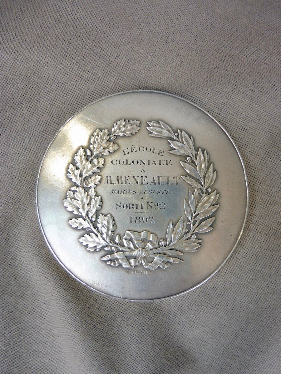 Importante Médaille de  l'École Coloniale , Promotion 1897 Argent Massif 950/°° M Meneault Marius Auguste , type Marianne Troisième République 140gr 69mm-photo-4