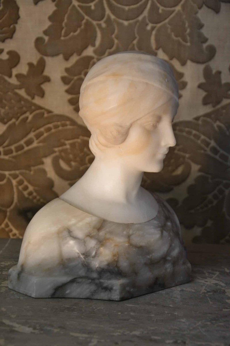 Bust In Alabaster And Marble Signed Pugi-photo-2