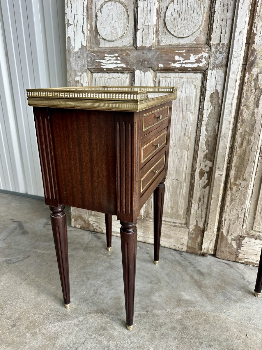 Pair Of Louis XVI Style Mahogany Bedside Tables, 20th Century -photo-7