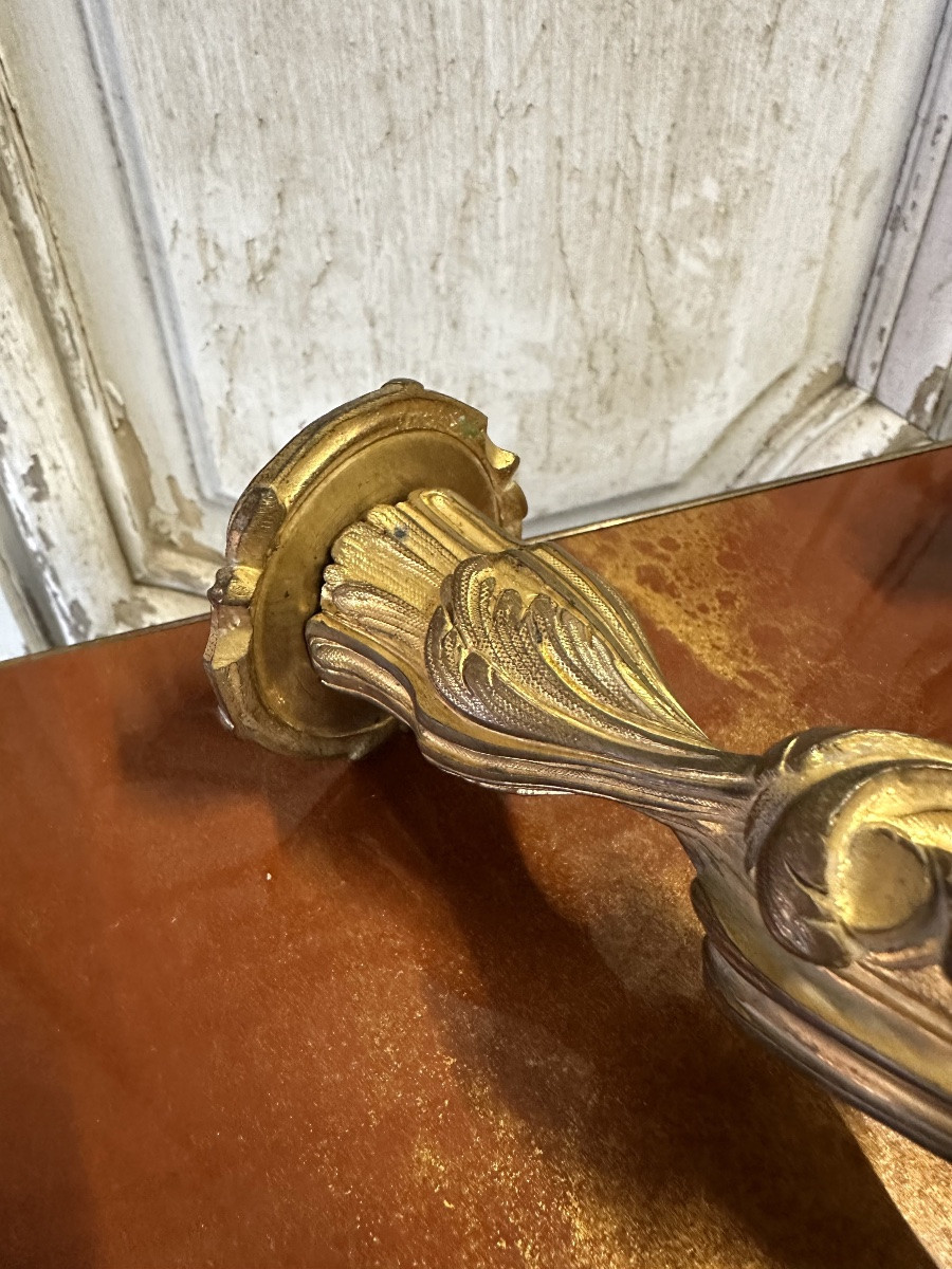 Paire de bougeoirs en bronze début 20e siècle style Louis XV-photo-3