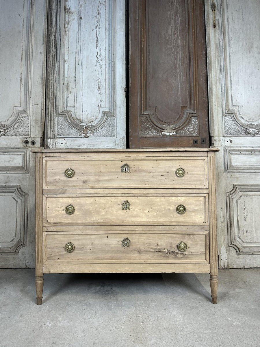 Commode Louis XVI en noyer blanchi circa 1800-photo-4
