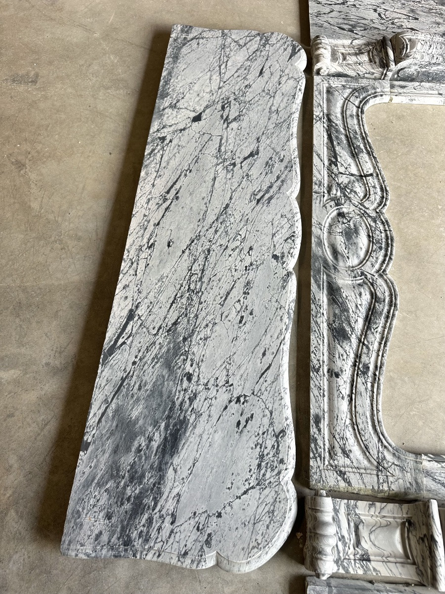 Cheminée pompadour de style Louis XV circa 1880 marbre bleu fleuri-photo-1