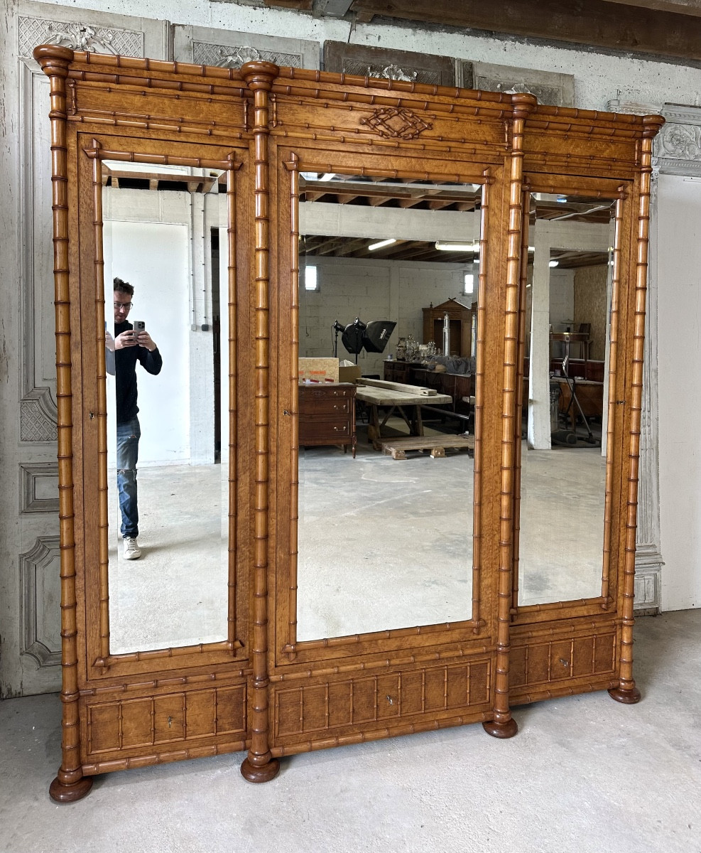 Armoire à glace 3 portes style faux bambou époque 19e siècle