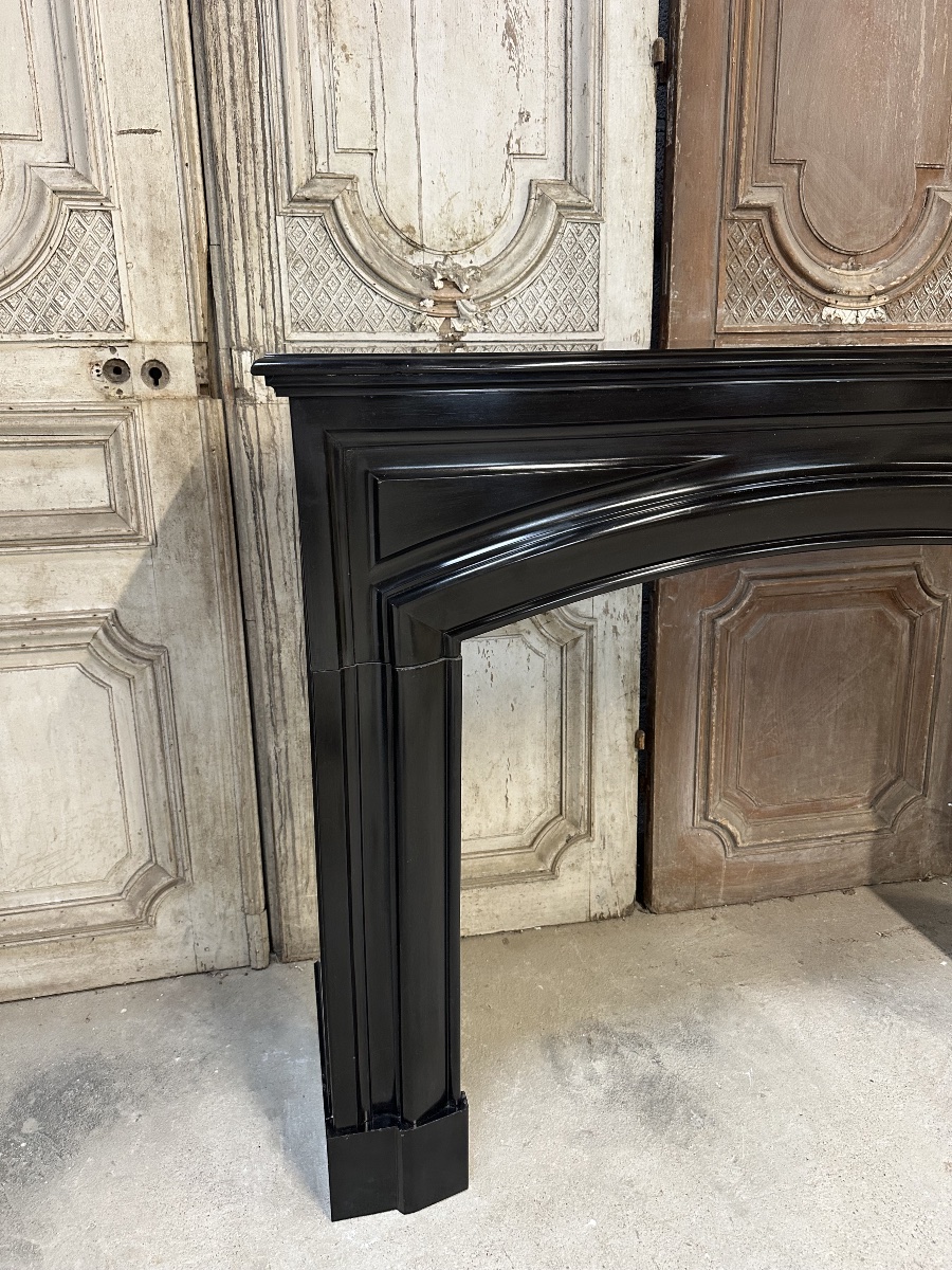 Cheminée de style Louis XIV En marbre noir circa 1900-photo-4