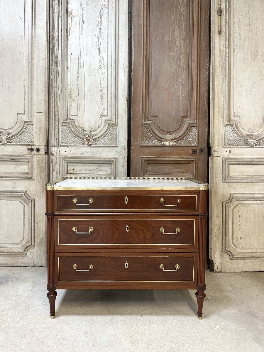 Louis XVI-style Mahogany Chest Of Drawers, Circa 1800