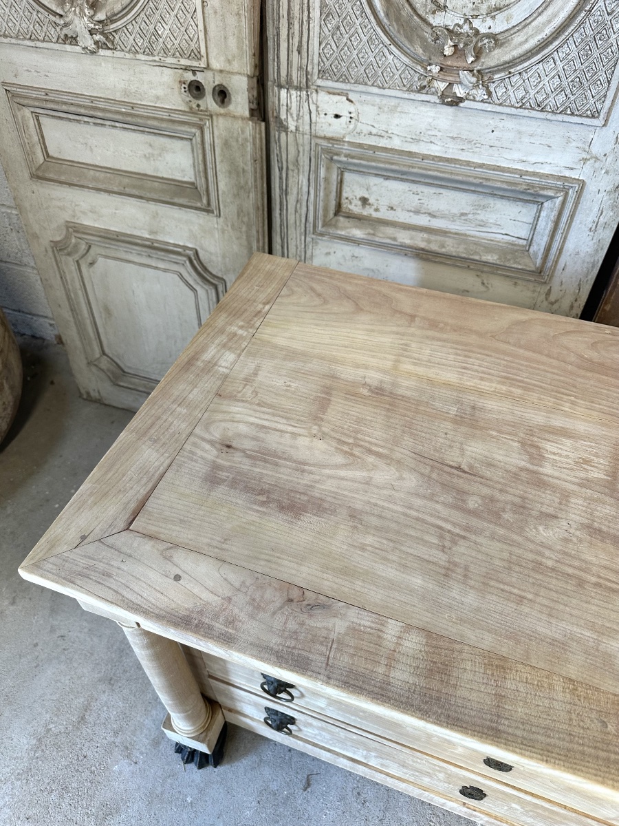 Commode en merisier blanchi vers 1800-photo-1