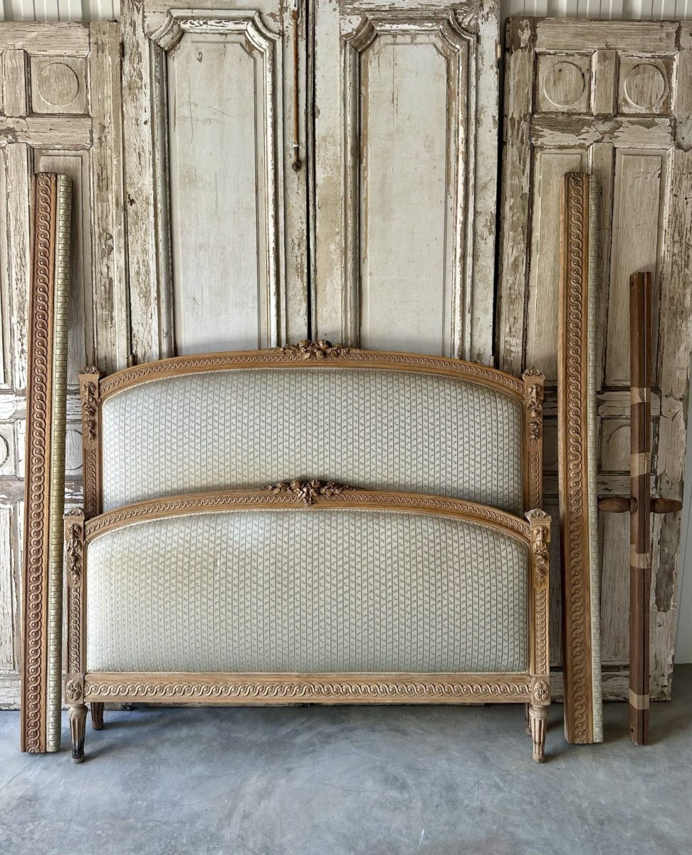 lit de style Louis XVI époque XXe siècle