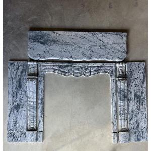 Cheminée pompadour de style Louis XV circa 1880 marbre bleu fleuri