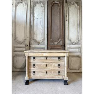 Commode en merisier blanchi vers 1800