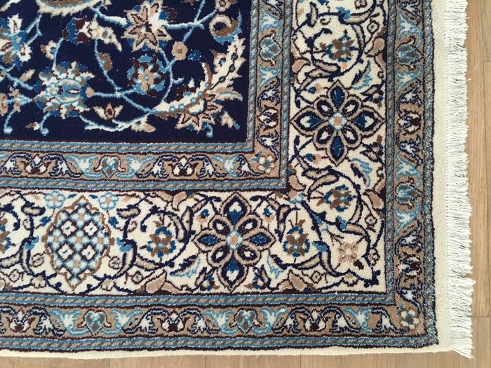 Persian Carpet Nain Silk & Wool-photo-4