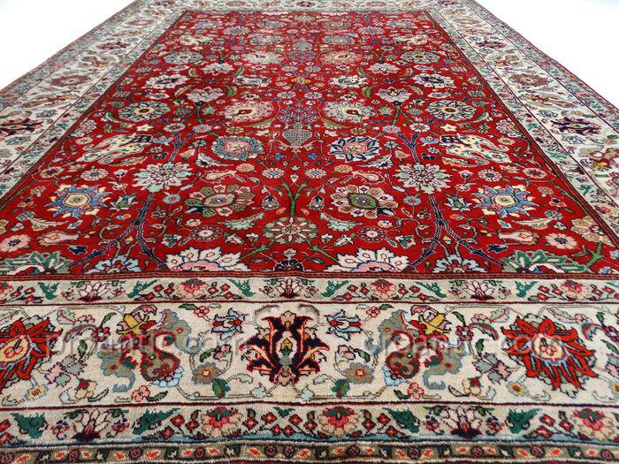 Tabriz Persian Carpet Grand