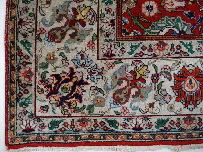 Tabriz Persian Carpet Grand-photo-1