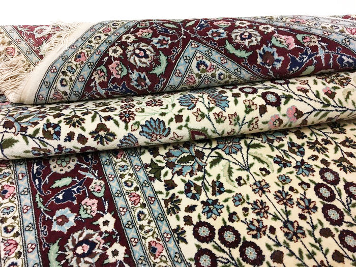 Turkish Hereke Carpet XXth Century-photo-3