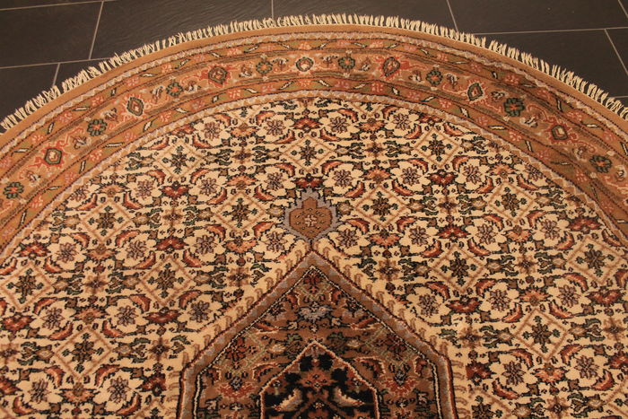Grand Kashmir Carpet Round-photo-3