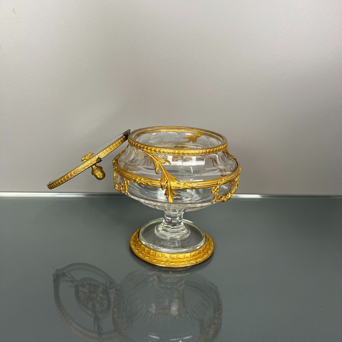 Rare Très Belle Bonbonnière / Boite 19ème Siècle En Cristal Taillé à Riche Monture De Bronze -photo-3