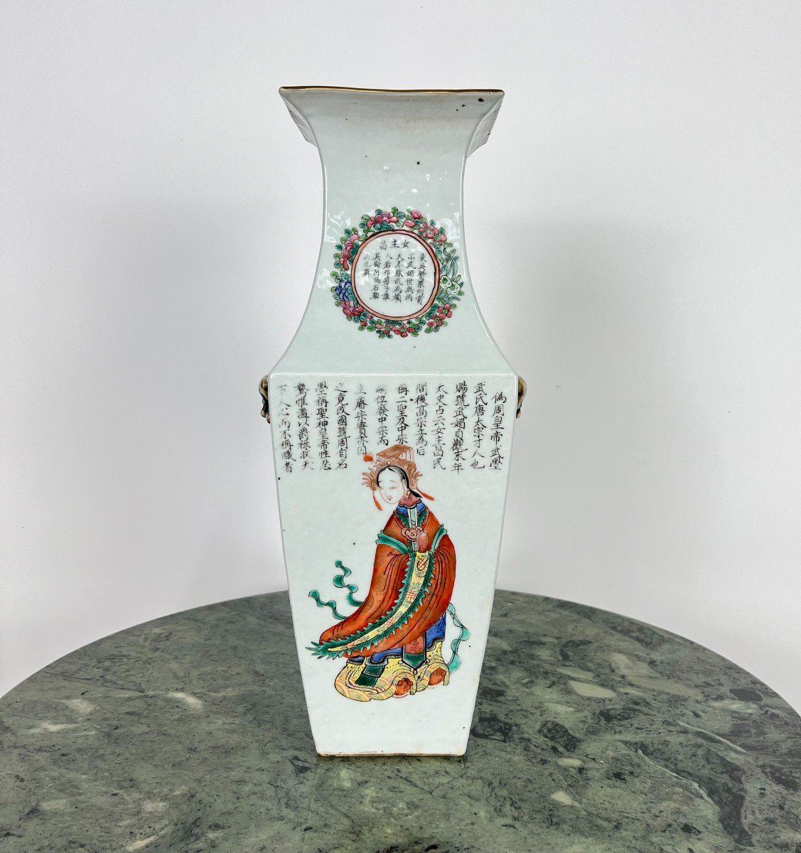 Grand Vase Quadrangulaire De Chine - Porcelaine Et émaux XIXe Siècle-photo-1