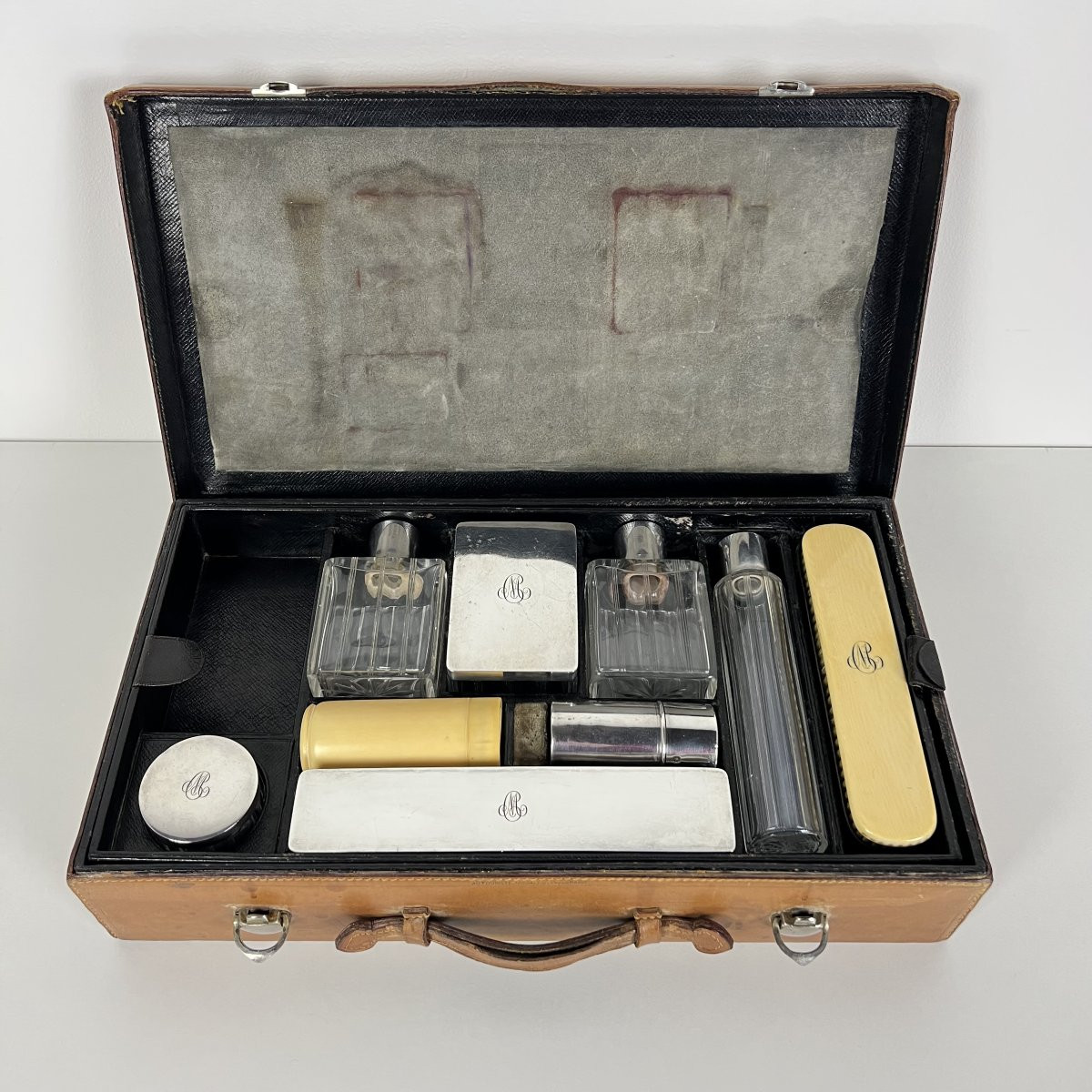 PARIS Début XXème Necessaire de voyage Art Deco "Au touriste" en Argent -photo-2