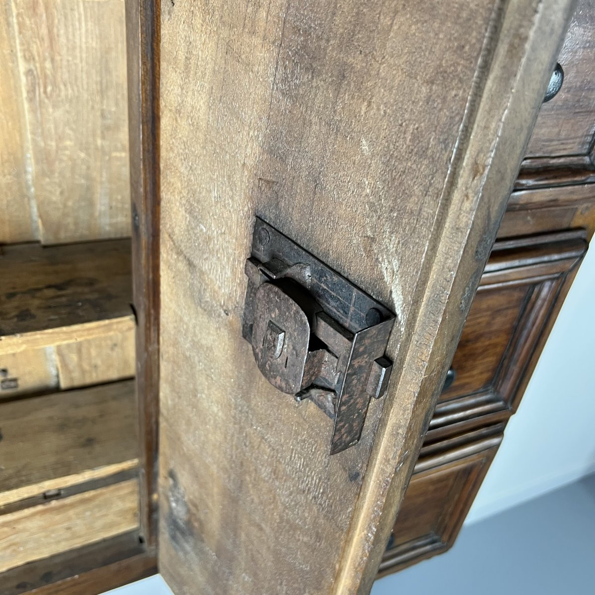 Stipo Monetiere, Piemont XVIIe meuble cabinet à 8 tiroirs, en noyer Italie 17ème-photo-6