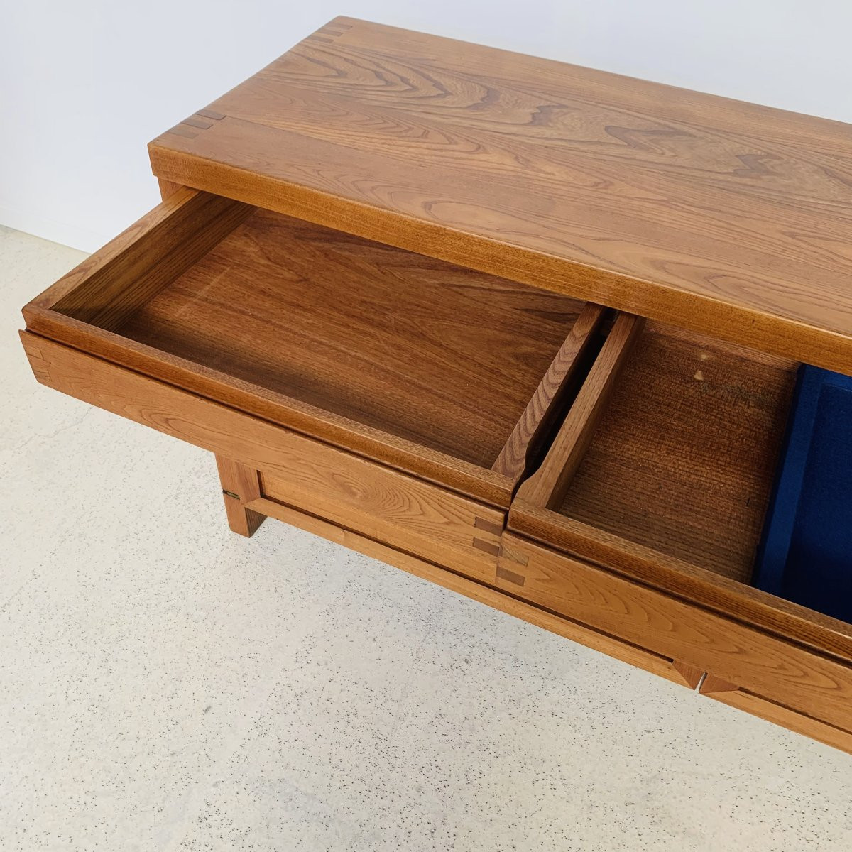 R08a Solid Elm Sideboard  By Pierre Chapo, France 1975 -photo-2