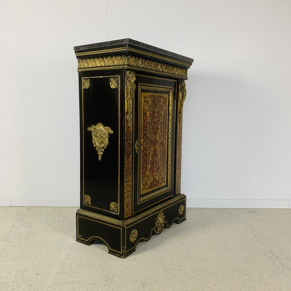 Hippolyte-Edme PRETOT Circa 1830 - Cabinet à hauteur d'appui de Style Napoleon III-photo-3