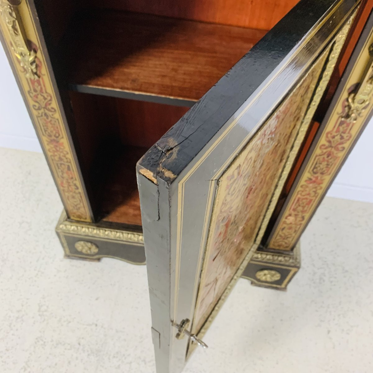 Hippolyte-Edme PRETOT Circa 1830 - Cabinet à hauteur d'appui de Style Napoleon III-photo-4