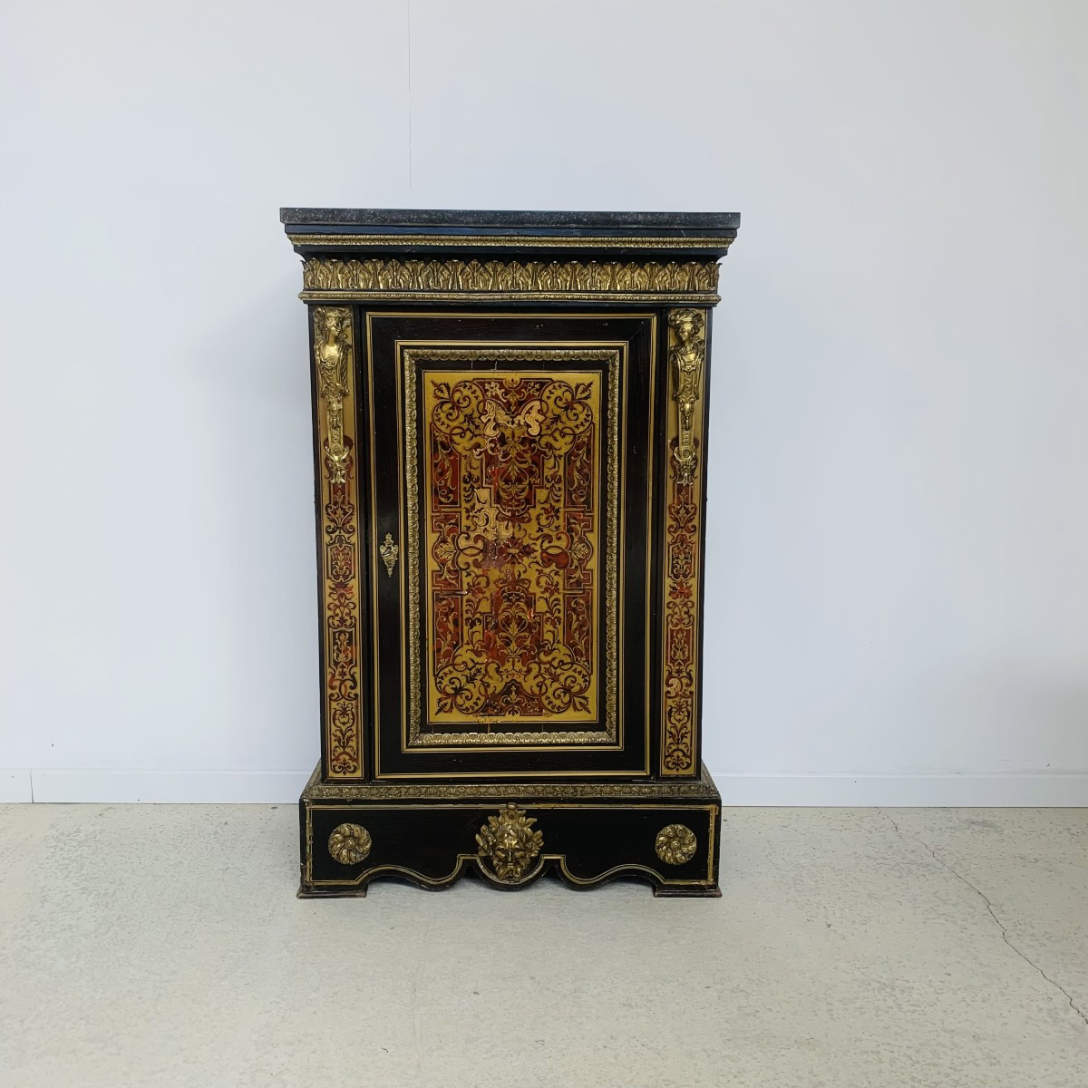 Hippolyte-Edme PRETOT Circa 1830 - Cabinet à hauteur d'appui de Style Napoleon III