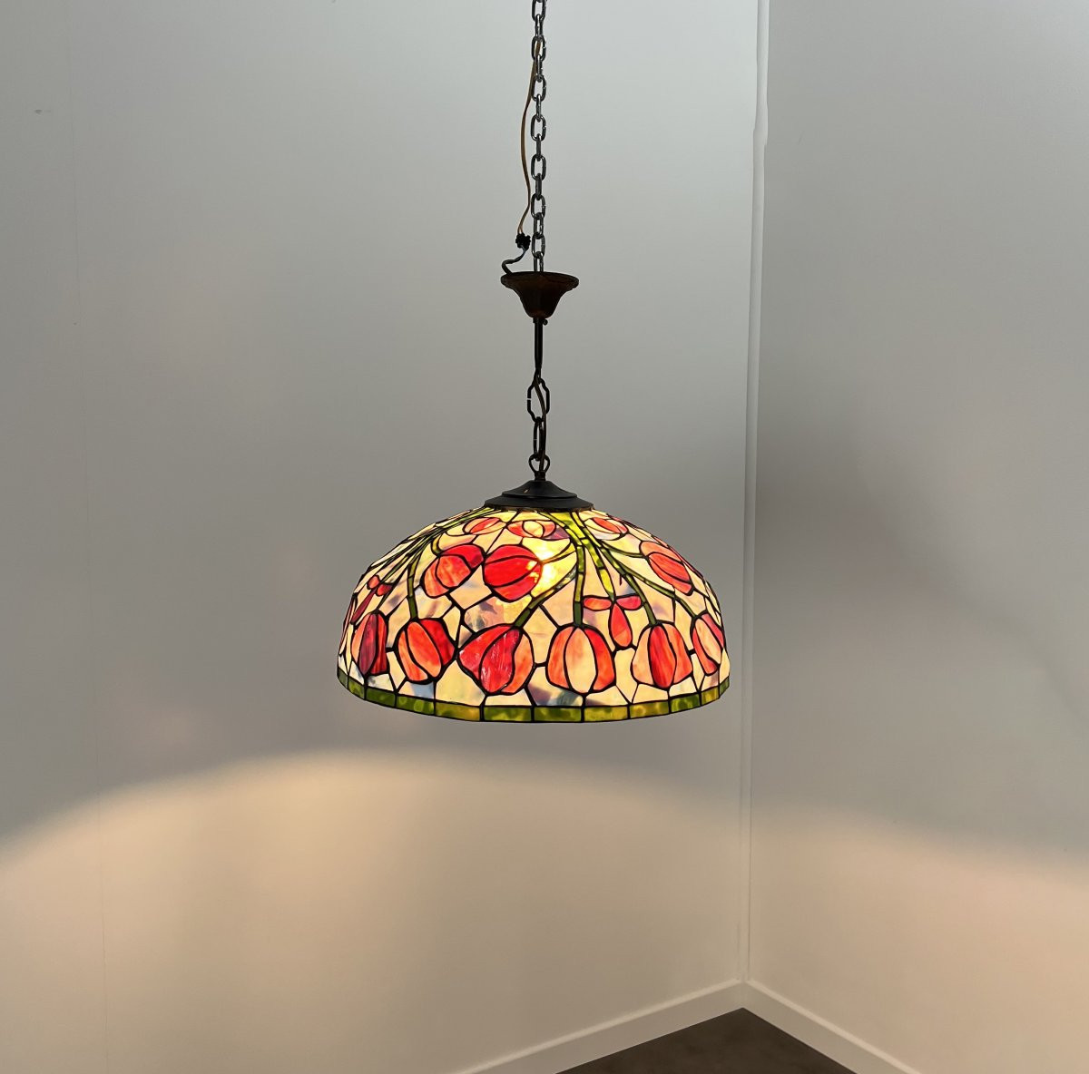 Importante Suspension type Tiffany - 45cm lustre plafonnier - Vitraux aux tulipes - Art Nouveau-photo-3