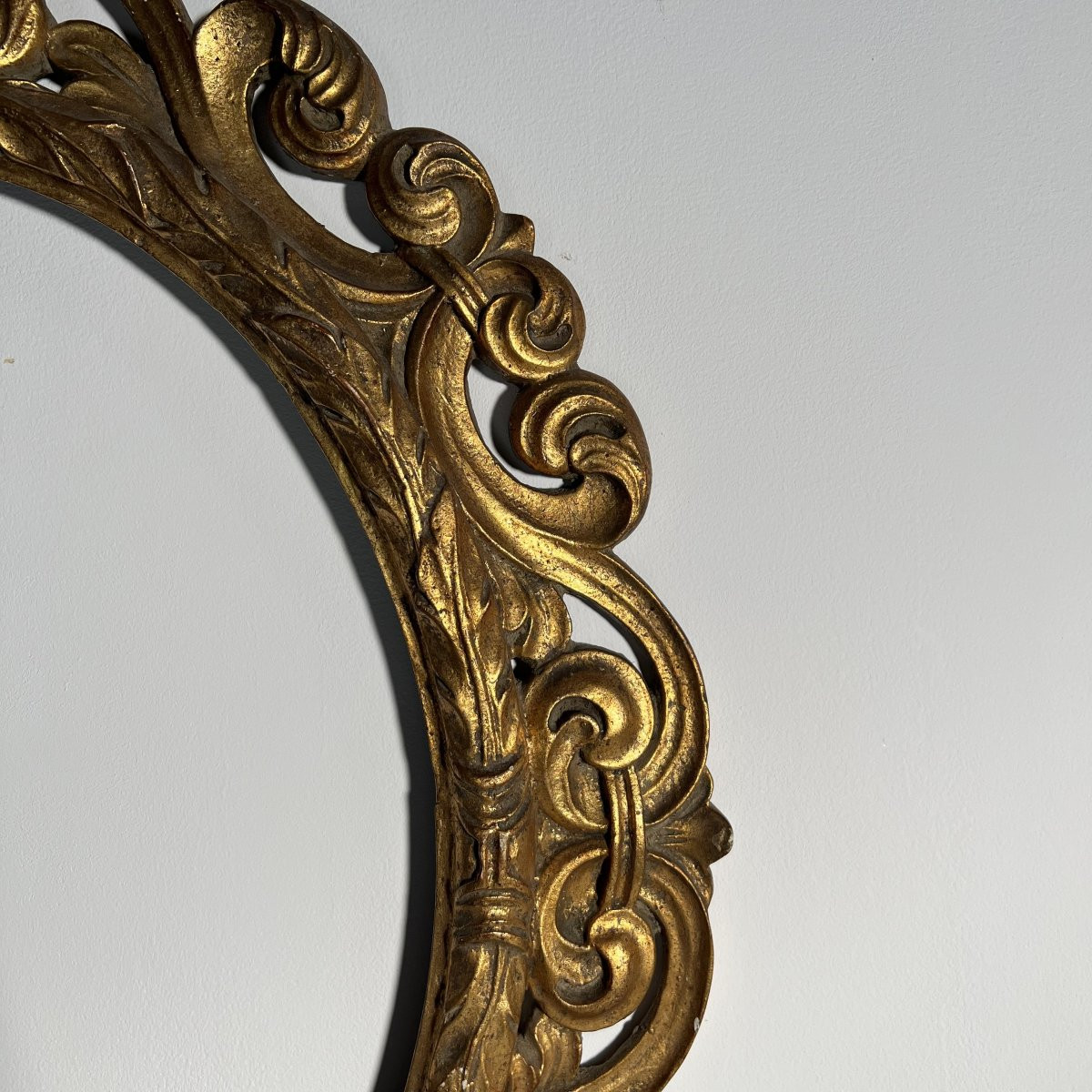 Oval Frame In Wood And Gilt Stucco With Acanthus, France 19th Century, Louis XV Style, 72x62 Cm-photo-3