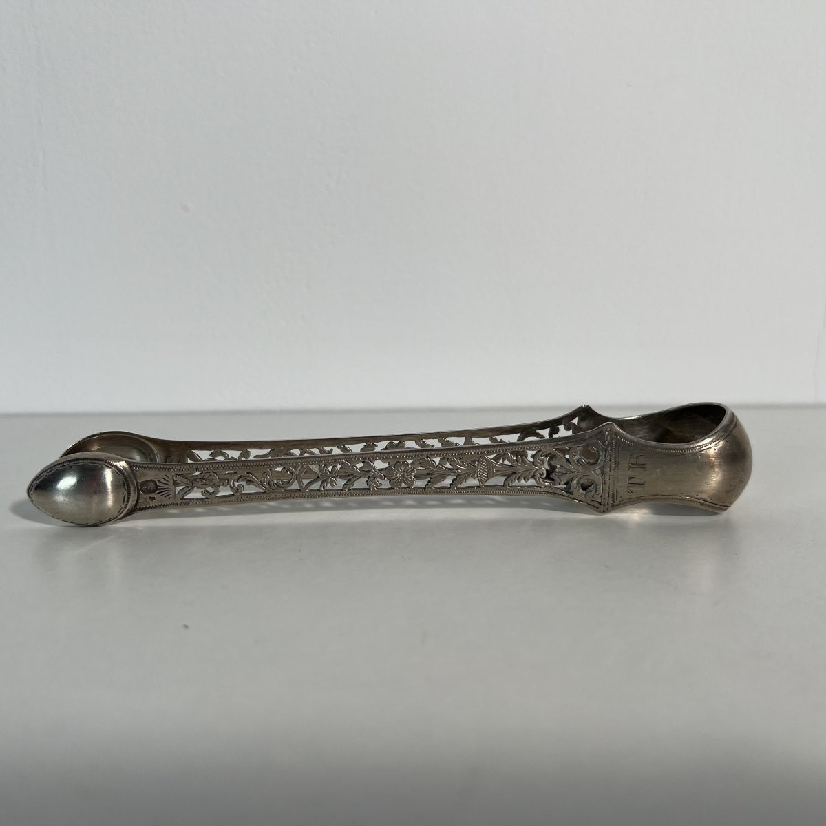 Pince à sucre en argent, poinçon Vieillard (1819-1838), époque Restauration-photo-1