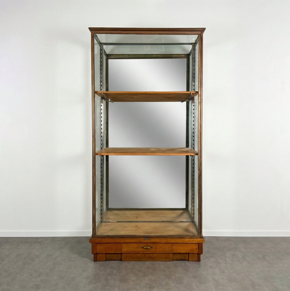 Art Deco Period Shop Display Case, 1930s, Wegmo Lyon France, Oak And Copper-photo-2