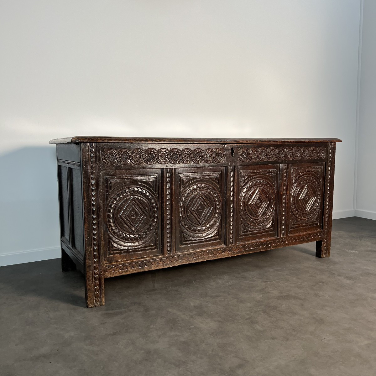 Large 17th-century English Chest In Solid Carved Oak With Rosettes, Jacobean Style