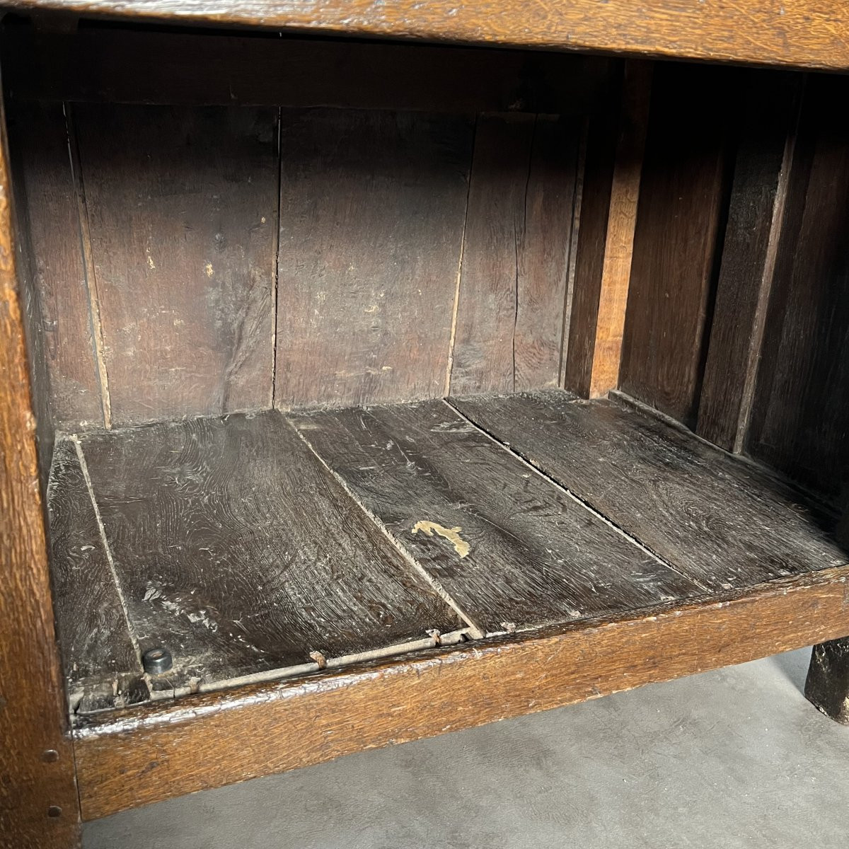 Large English Sideboard, Solid Oak Buffet, George I Or George II Period, 18th Century-photo-6