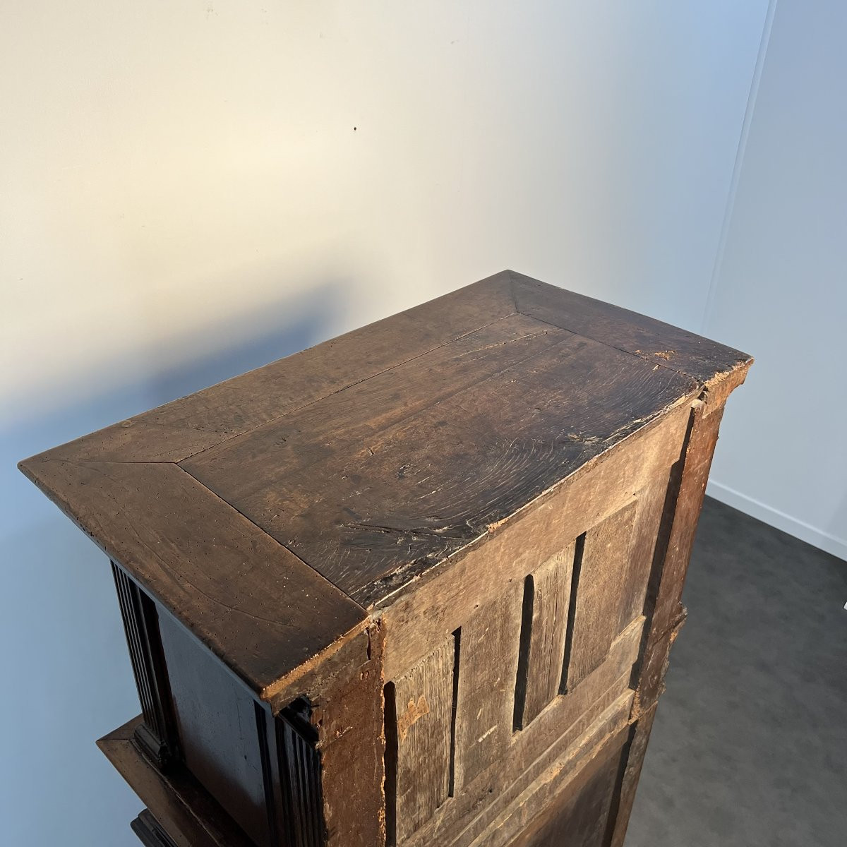 Crédence, Cabinet en noyer sculpté du XVIIe siècle Henri IV Renaissance tardive-photo-4