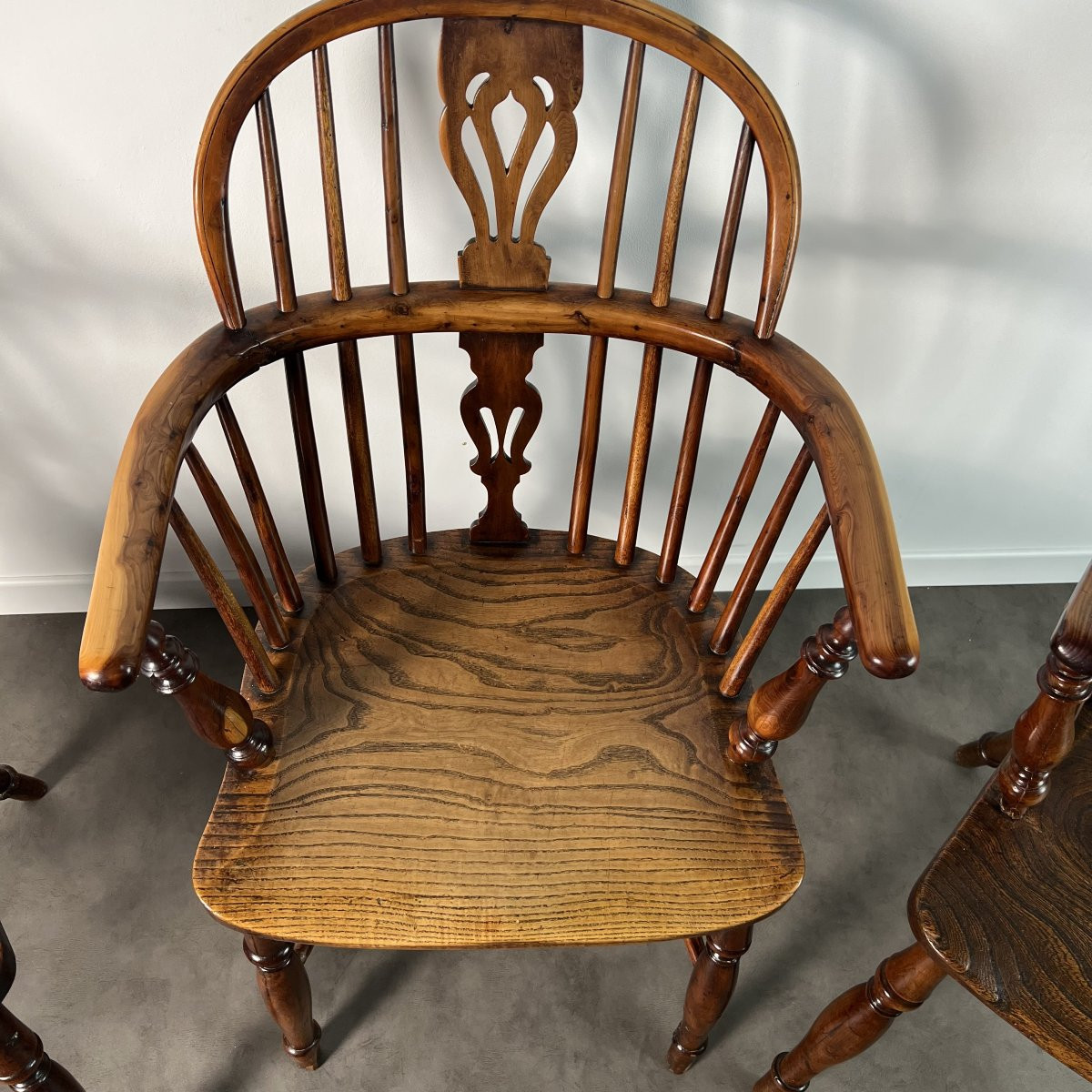 Ensemble de 3 chaises, fauteuils Windsor Low Back en orme, Angleterre, XIXe siècle-photo-1