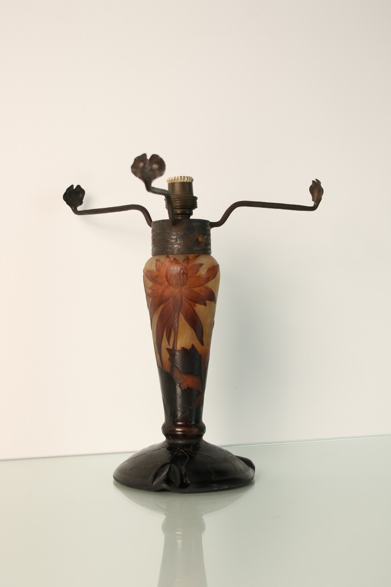 Pied de lampe en verre multicouche gravé à l'acide Daum Nancy Art Nouveau