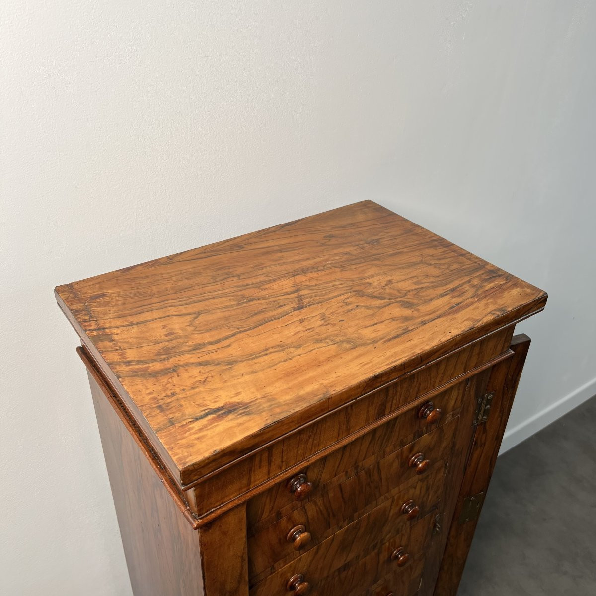 Petite commode Wellington Anglaise en placage de noyer, époque victorienne,  XIXe siècle-photo-6