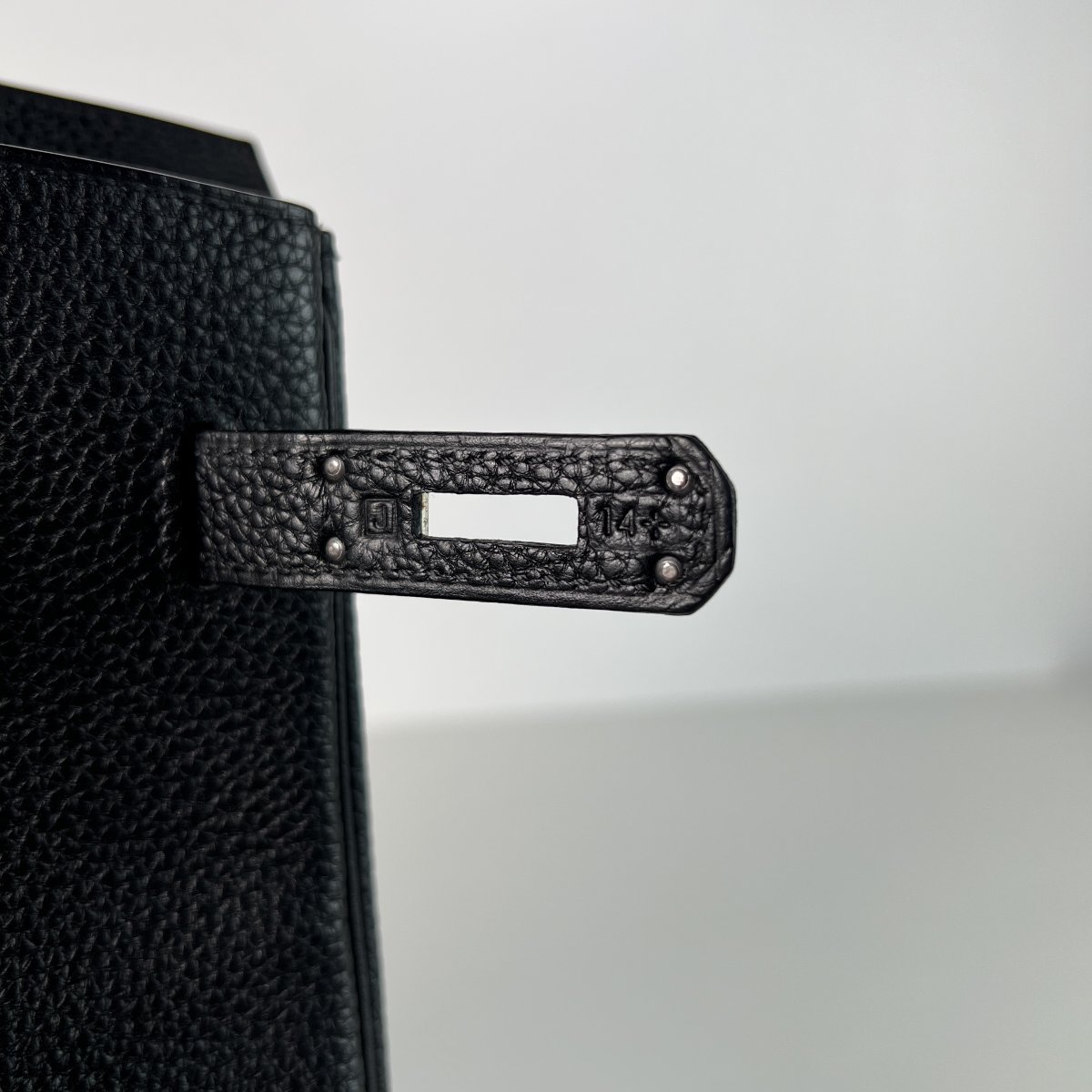Hermès Birkin 30 Cm Handbag In Black Togo Leather-photo-1