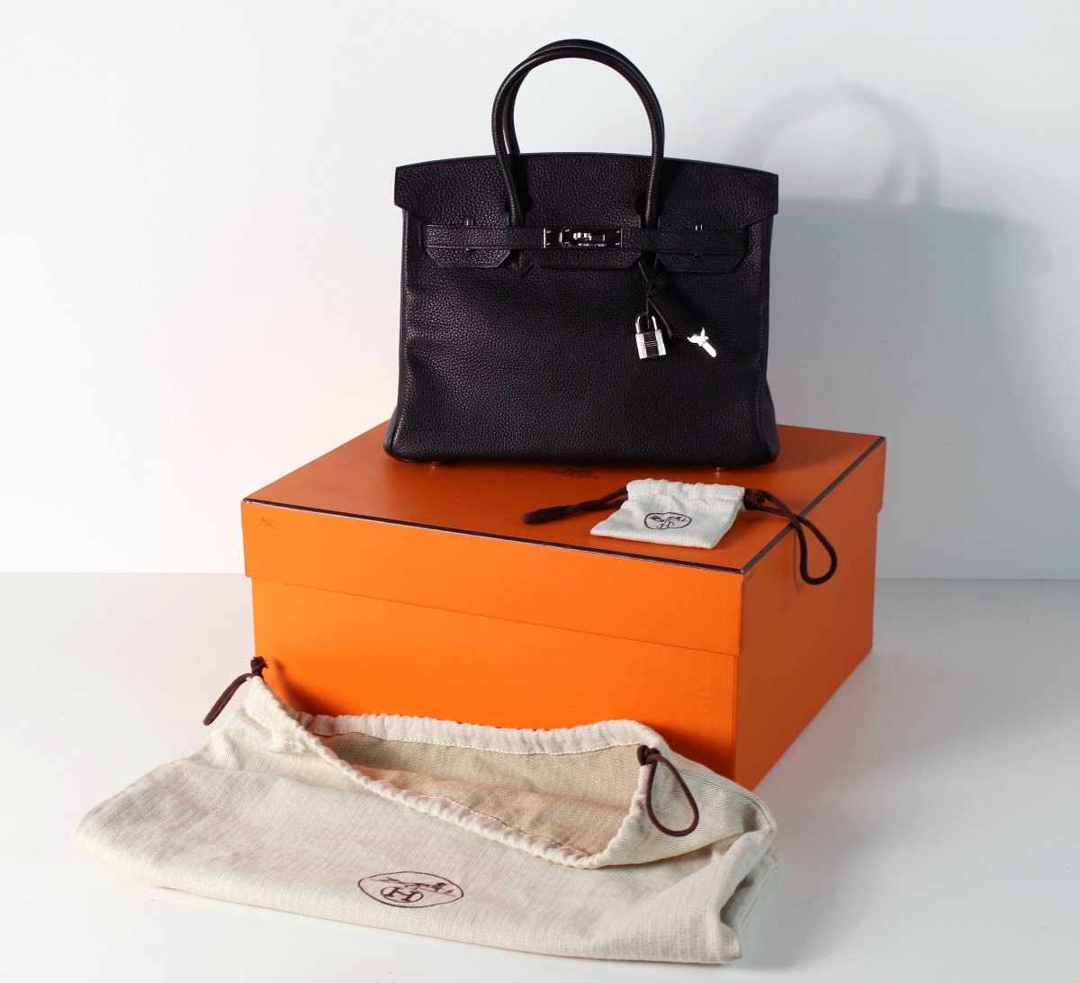 Hermès Birkin 30 Cm Handbag In Black Togo Leather-photo-2