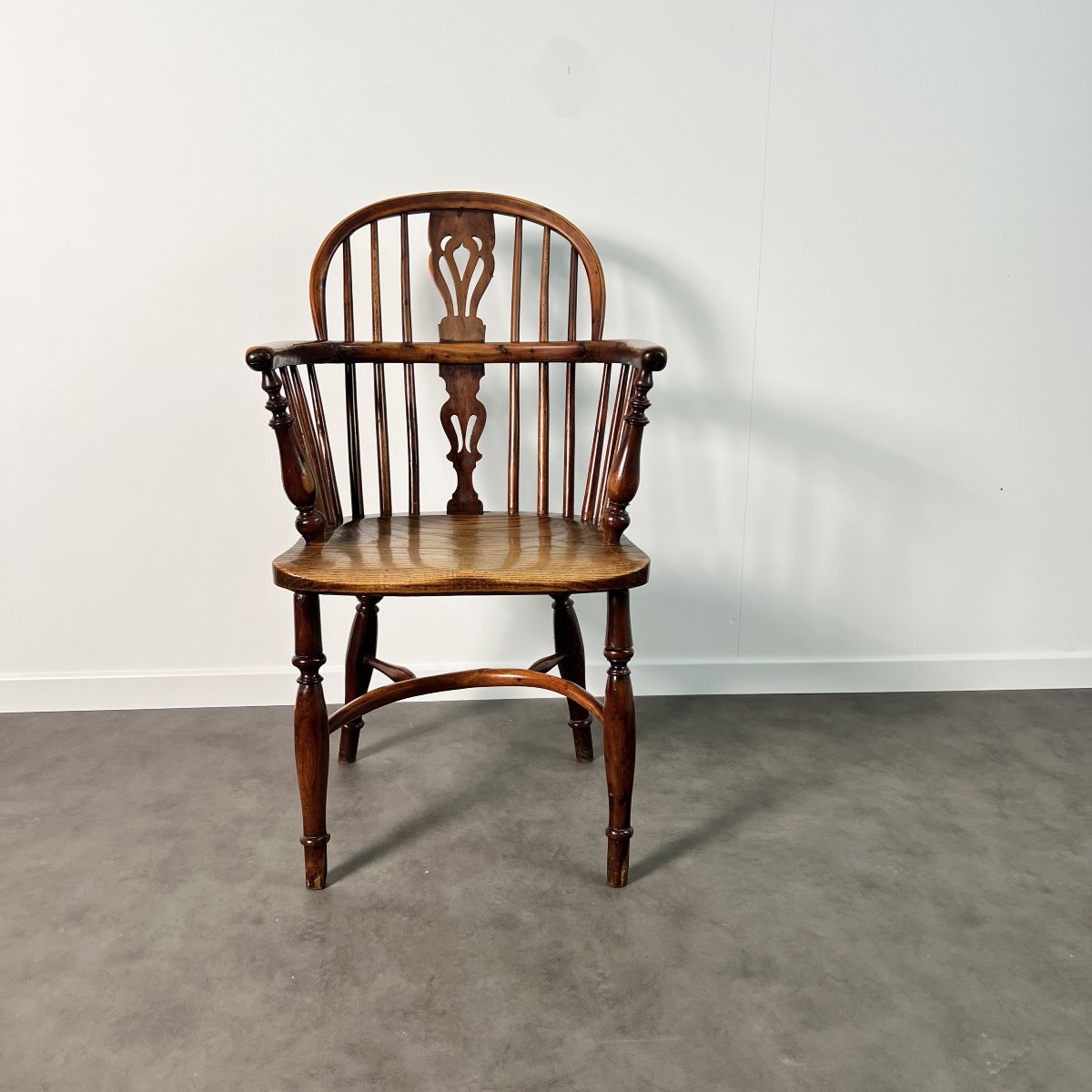 Windsor Low-back Chair, Solid Elm, England, 19th Century-photo-1