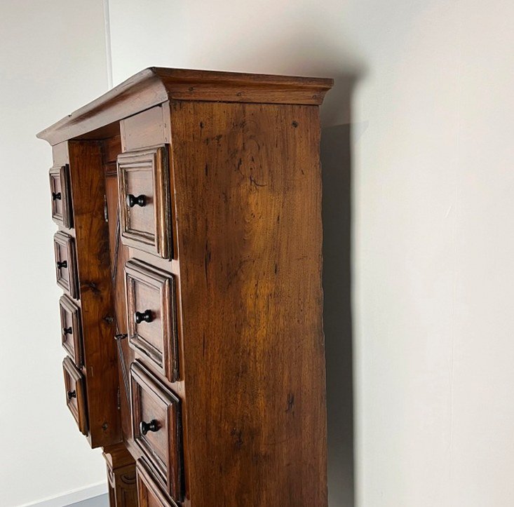 Cabinet italien haute époque en noyer, stipo monetiere piémontais du XVIIe siècle-photo-1