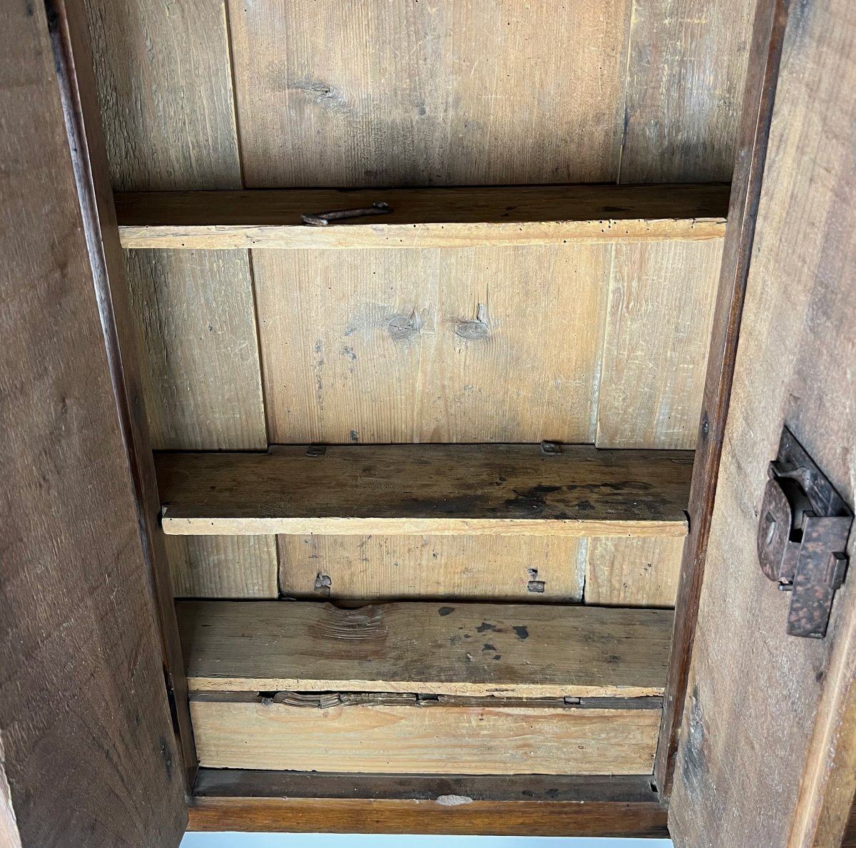 Cabinet italien haute époque en noyer, stipo monetiere piémontais du XVIIe siècle-photo-5